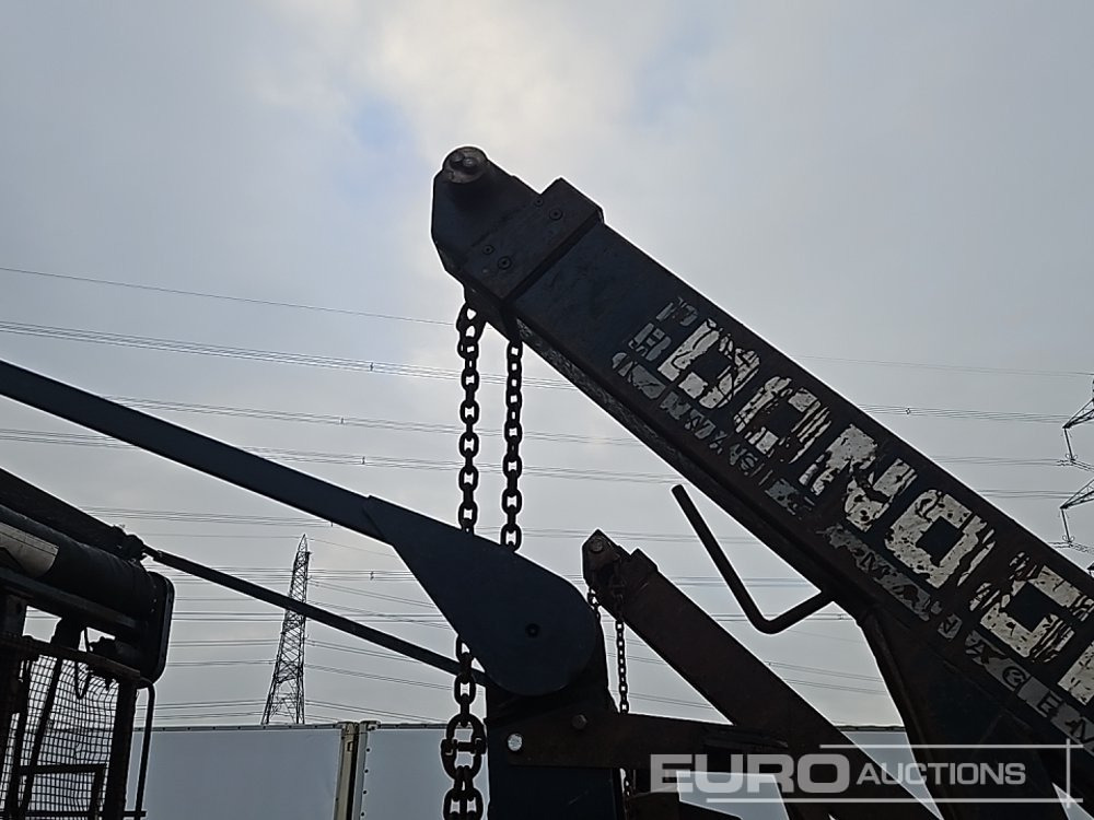 Skip loader truck 2018 Volvo FL210: picture 16