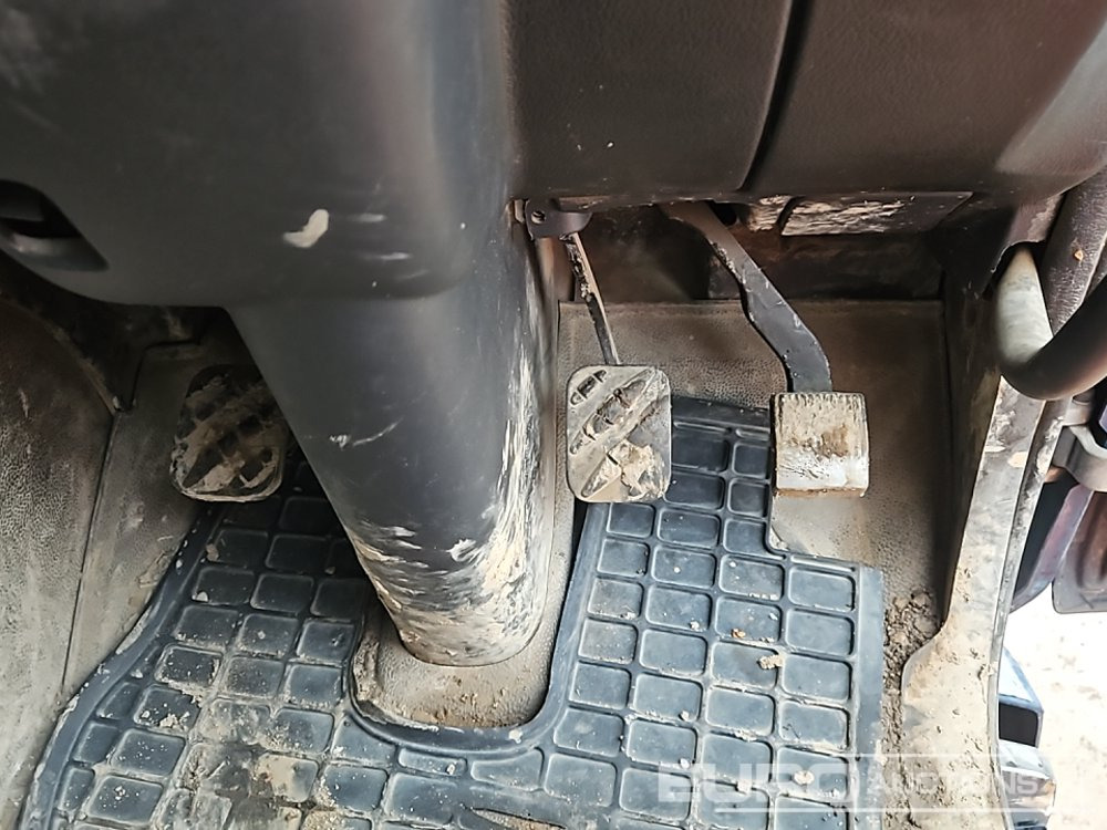 Skip loader truck 2018 Volvo FL210: picture 35