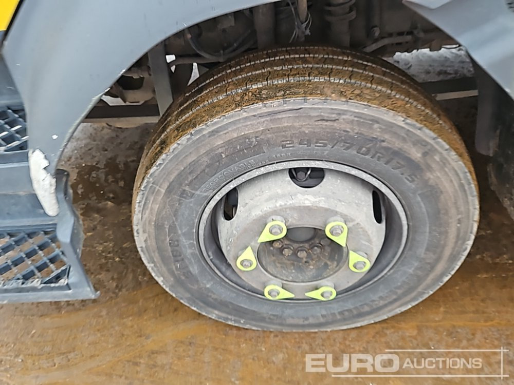 Skip loader truck 2018 Volvo FL210: picture 9