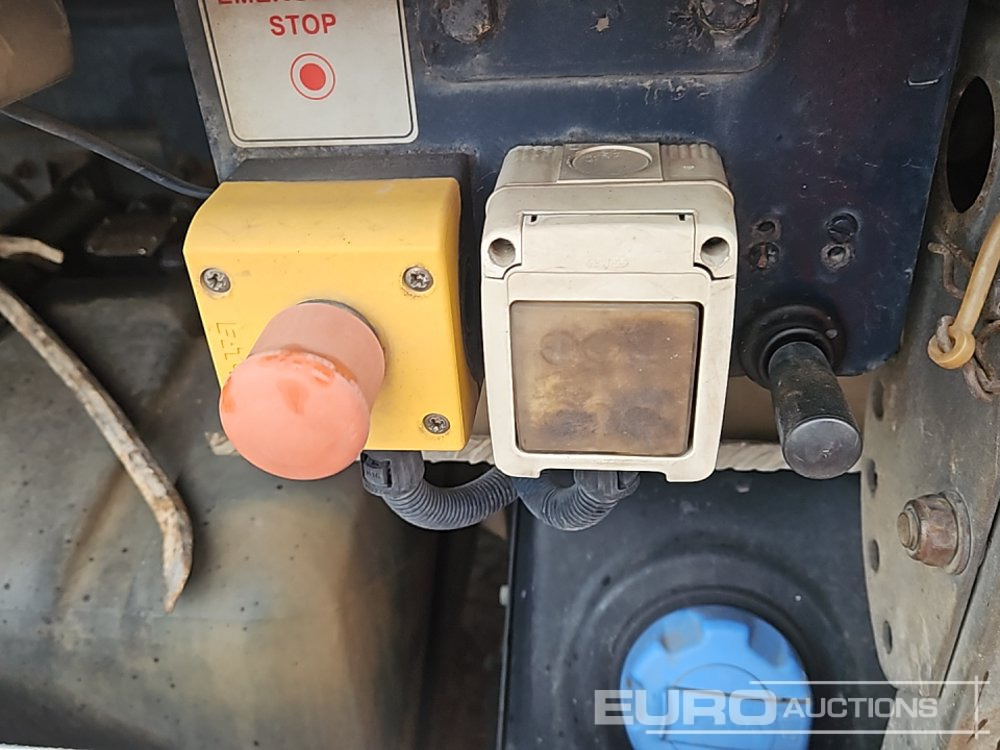 Skip loader truck 2018 Volvo FL210: picture 23