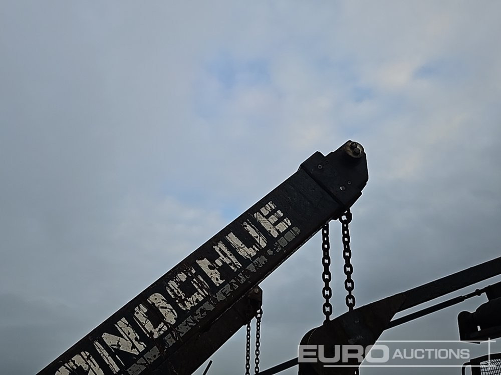 Skip loader truck 2018 Volvo FL210: picture 17