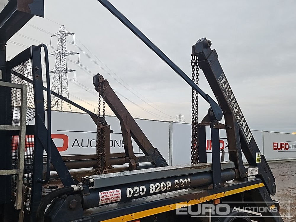 Skip loader truck 2018 Volvo FL210: picture 15