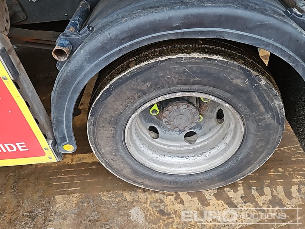 Skip loader truck 2018 Volvo FL210: picture 10