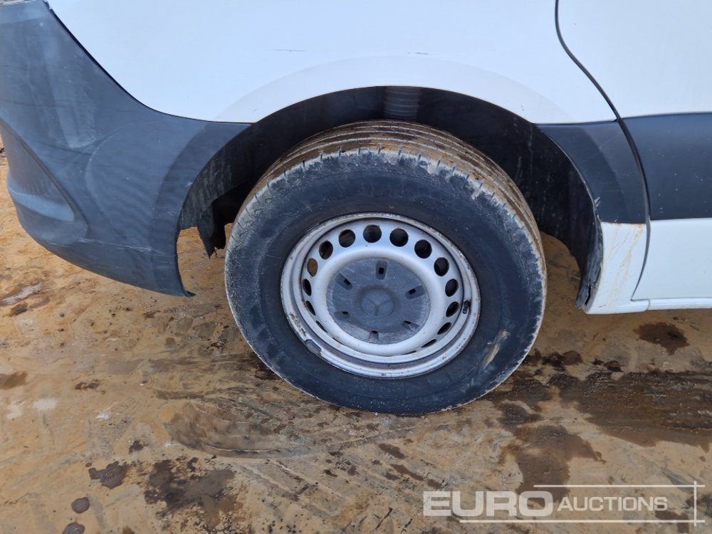 Open body delivery van 2019 Mercedes Sprinter 316: picture 9