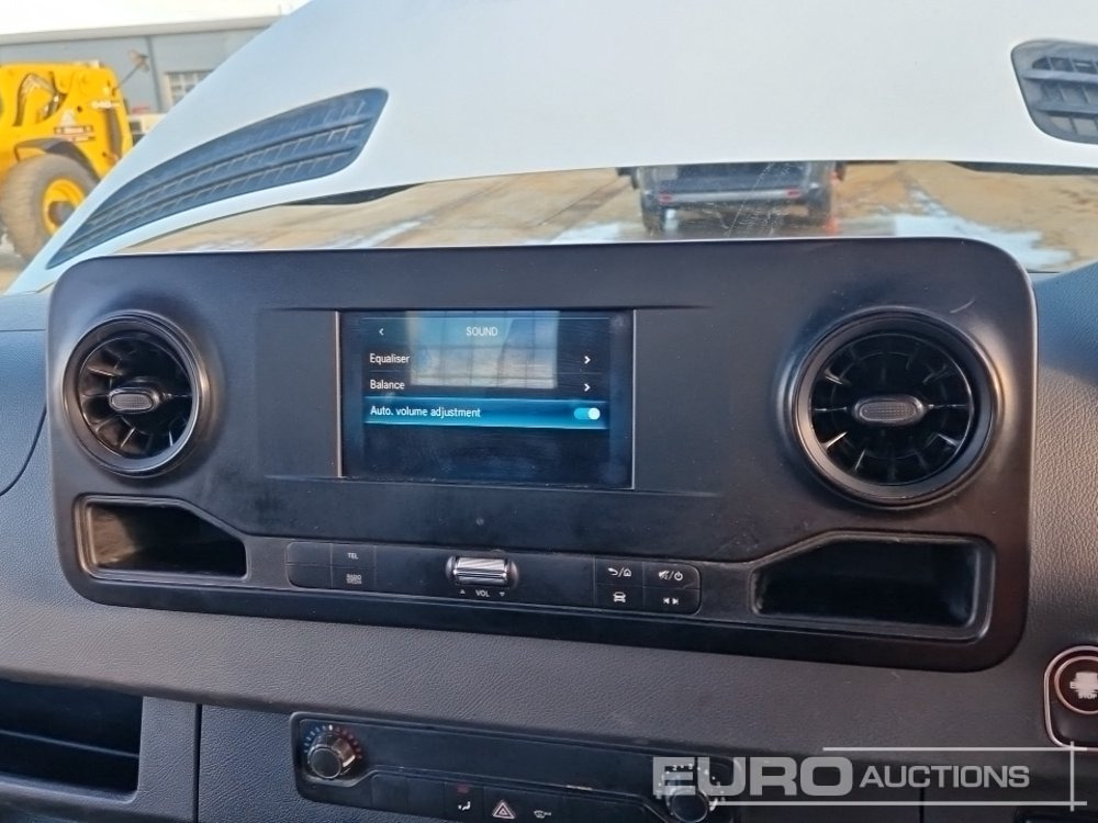 Open body delivery van 2019 Mercedes Sprinter 316: picture 27