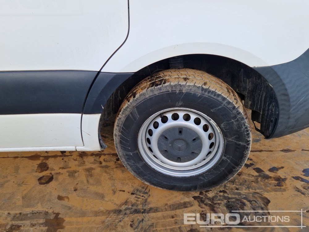 Open body delivery van 2019 Mercedes Sprinter 316: picture 12