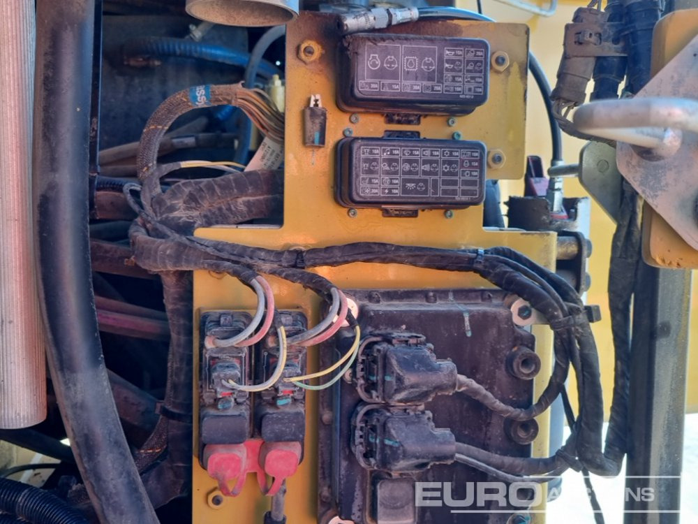 Mini excavator 2021 CAT 308CR: picture 38