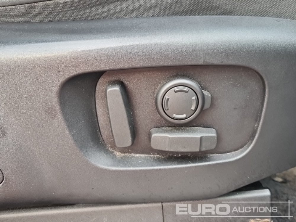 SUV 2022 Land Rover Discovery: picture 31