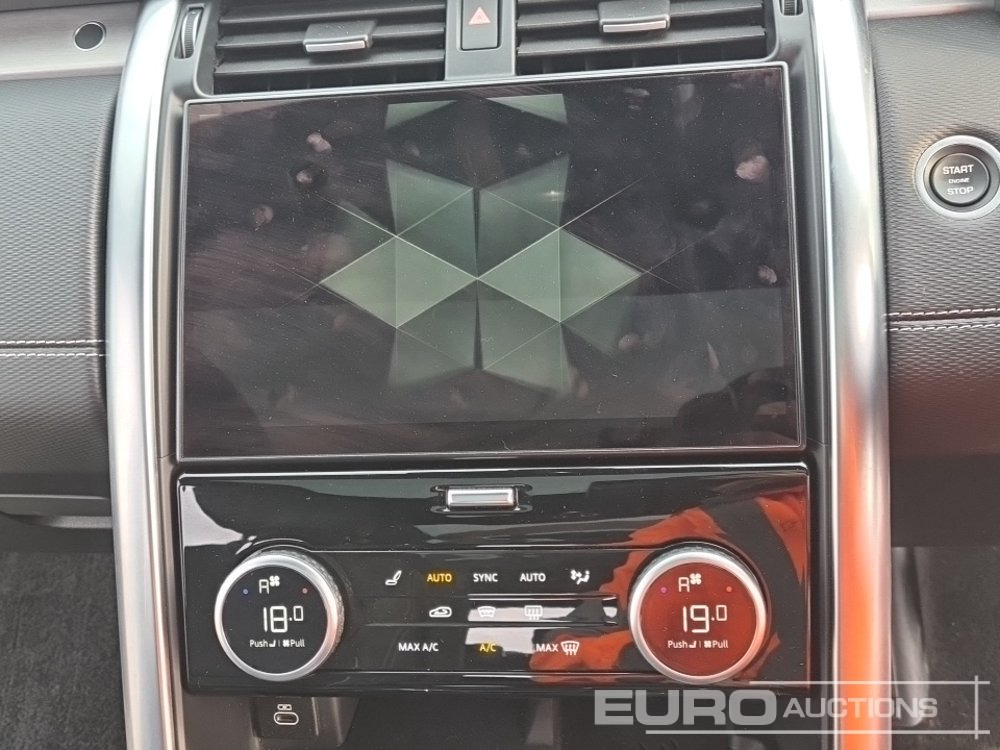 SUV 2022 Land Rover Discovery: picture 33