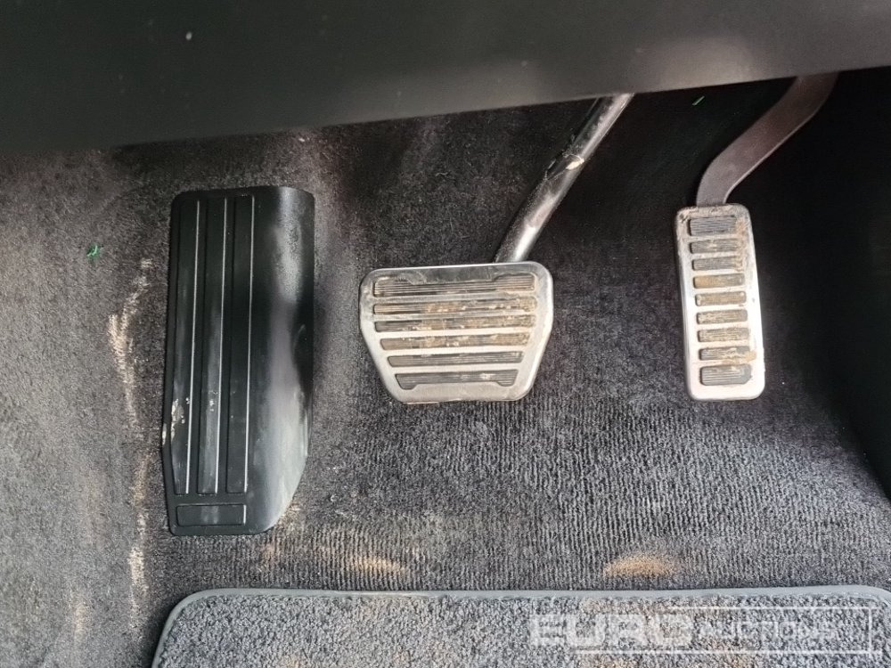 SUV 2022 Land Rover Discovery: picture 32