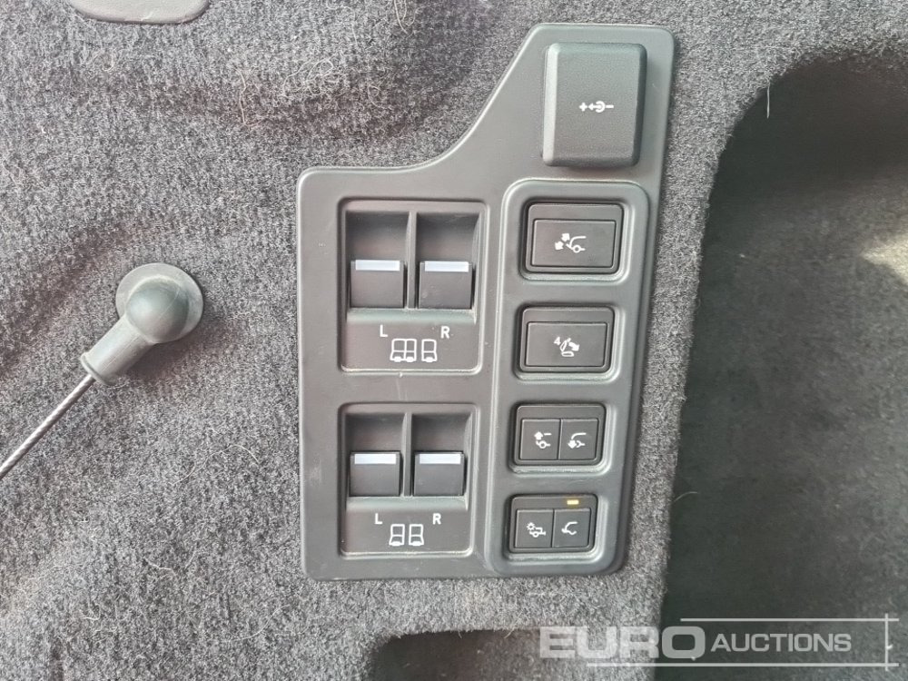 SUV 2022 Land Rover Discovery: picture 21