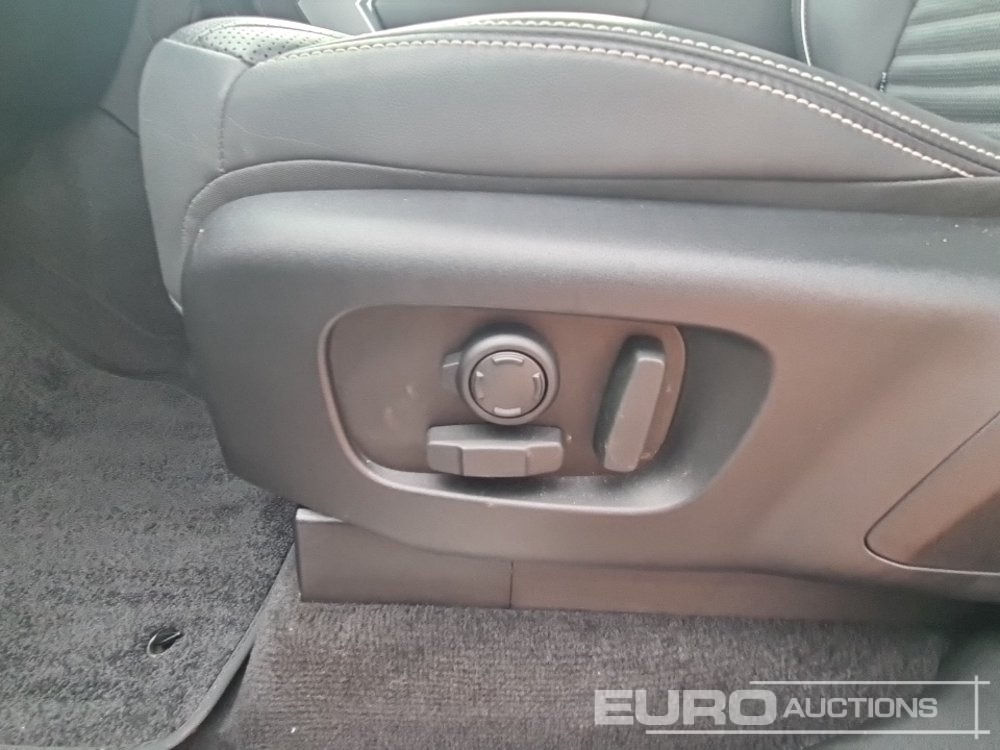 SUV 2022 Land Rover Discovery: picture 28