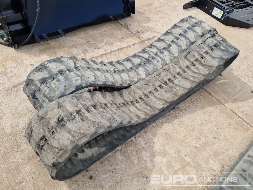 300x 52.5x80 Rubber Track (2 of) - Track for Construction machinery: picture 3 300x 52.5x80 Rubber Track (2 of) - Track for Construction machinery: picture 3