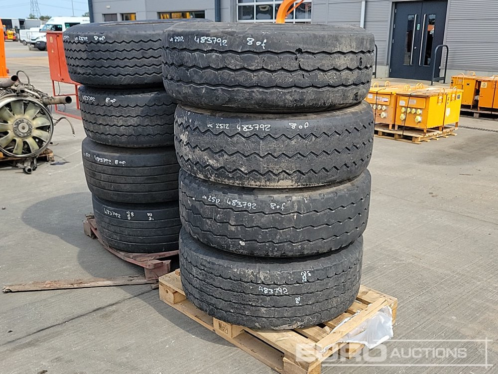 385/65 R22.5 Tyre & Rim (8 of) - Tire: picture 1 385/65 R22.5 Tyre & Rim (8 of) - Tire: picture 1