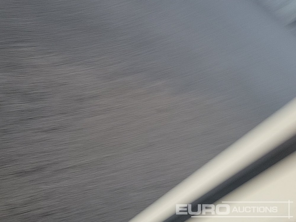 40' x 8' High Cube Container, 4 Side Doors, 1 End Door (Cannot Be Reconsigned) - Shipping container: picture 4 40' x 8' High Cube Container, 4 Side Doors, 1 End Door (Cannot Be Reconsigned) - Shipping container: picture 4