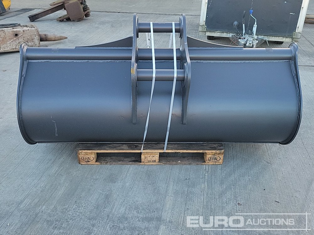 84" Ditching Bucket 80mm Pin to suit 20 Ton Excavator - Bucket: picture 4 84" Ditching Bucket 80mm Pin to suit 20 Ton Excavator - Bucket: picture 4