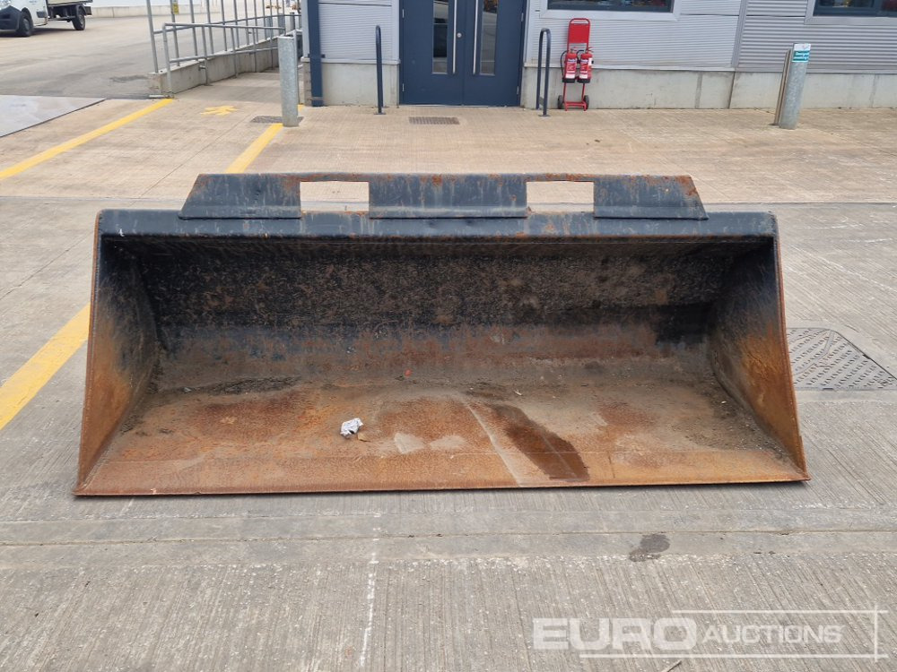 92" Loading Bucket to suit Manitou Telehandler - Bucket: picture 2 92" Loading Bucket to suit Manitou Telehandler - Bucket: picture 2