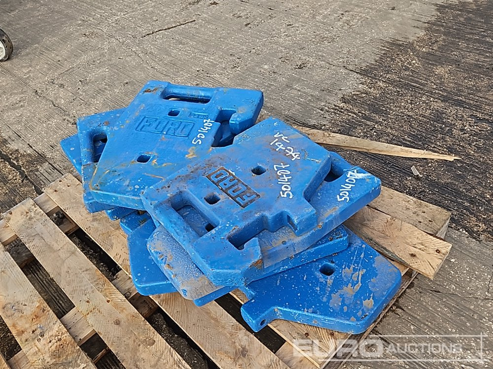 Pallet of Ford Tractor Weights - Agricultural machinery: picture 1 Pallet of Ford Tractor Weights - Agricultural machinery: picture 1