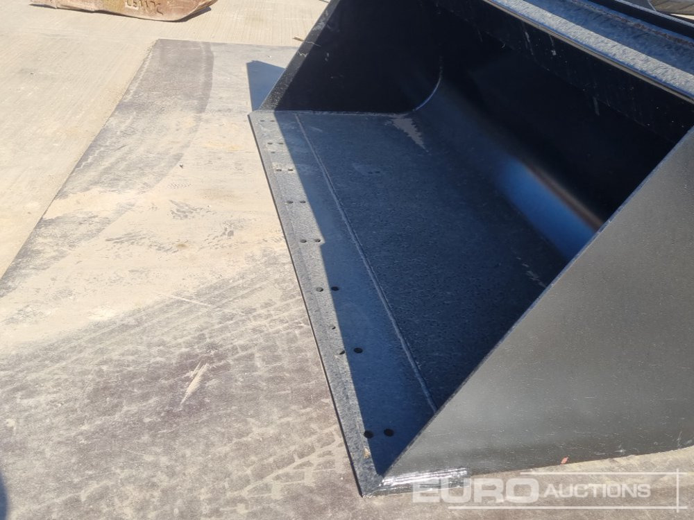 Agricultural machinery Unused Strickland 90" Loading Bucket to suit Manitou Telehandler: picture 9