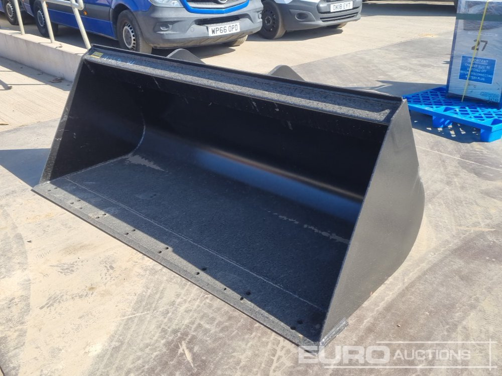 Unused Strickland 90" Loading Bucket to suit Manitou Telehandler - Agricultural machinery: picture 1 Unused Strickland 90" Loading Bucket to suit Manitou Telehandler - Agricultural machinery: picture 1