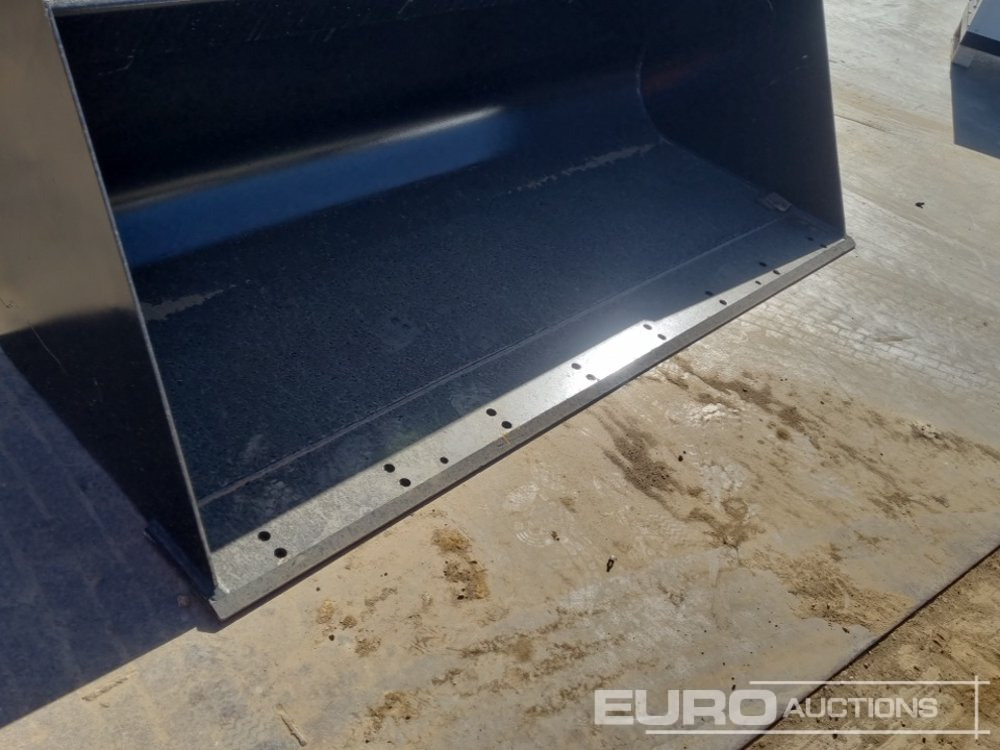 Agricultural machinery Unused Strickland 90" Loading Bucket to suit Manitou Telehandler: picture 10