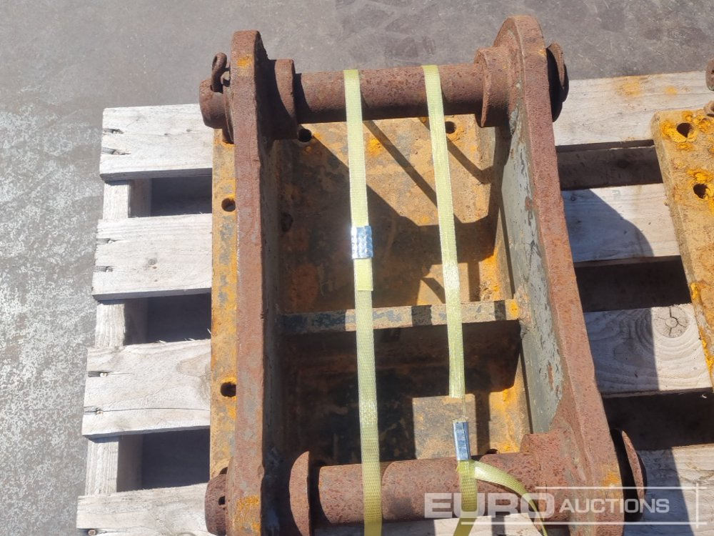 Attachment for Excavator Headstock 45mm Pin to suit 4-6 Ton Excavator (2 of): picture 9