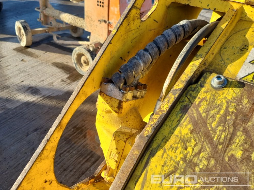 Attachment for Crusher Hydraulic Jaw Crusher 80mm Pin to suit 20 Ton Excavator: picture 17 Attachment for Crusher Hydraulic Jaw Crusher 80mm Pin to suit 20 Ton Excavator: picture 17