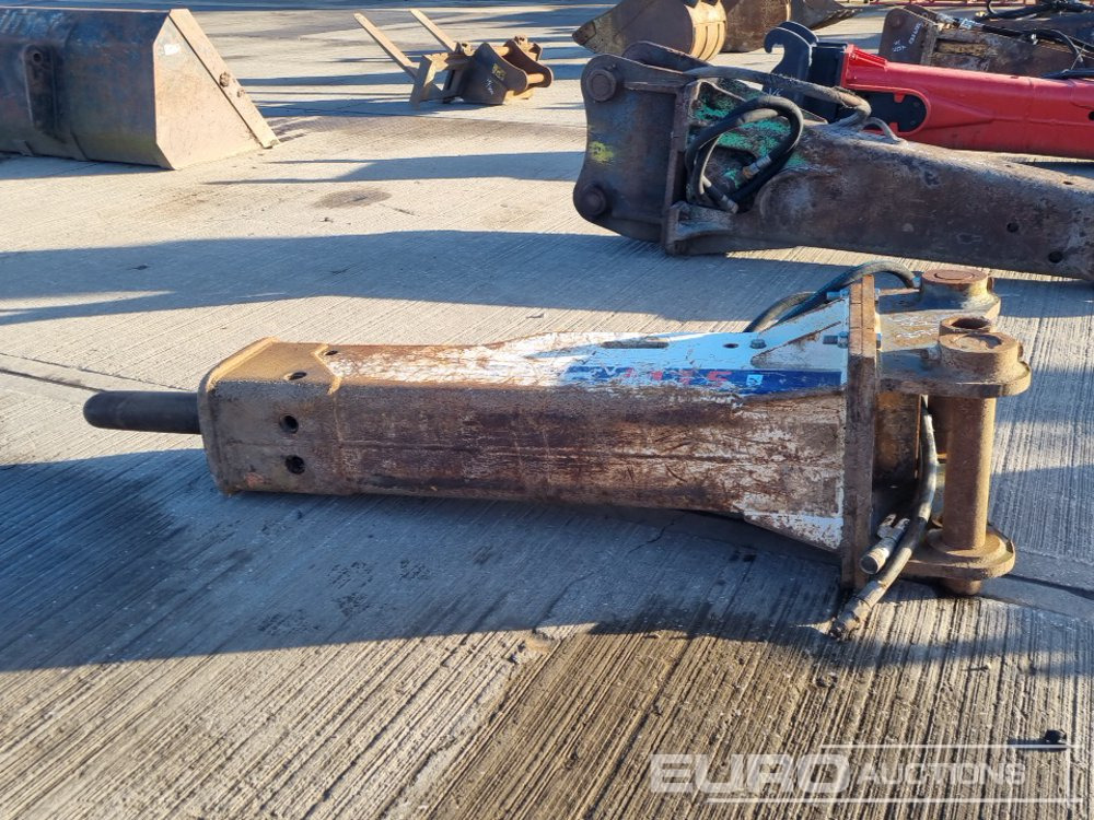 Bretec M15 - Hydraulic hammer: picture 2 Bretec M15 - Hydraulic hammer: picture 2