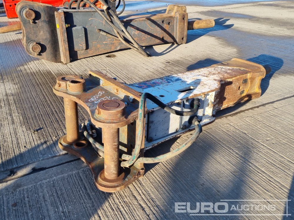 Bretec M15 - Hydraulic hammer: picture 5 Bretec M15 - Hydraulic hammer: picture 5