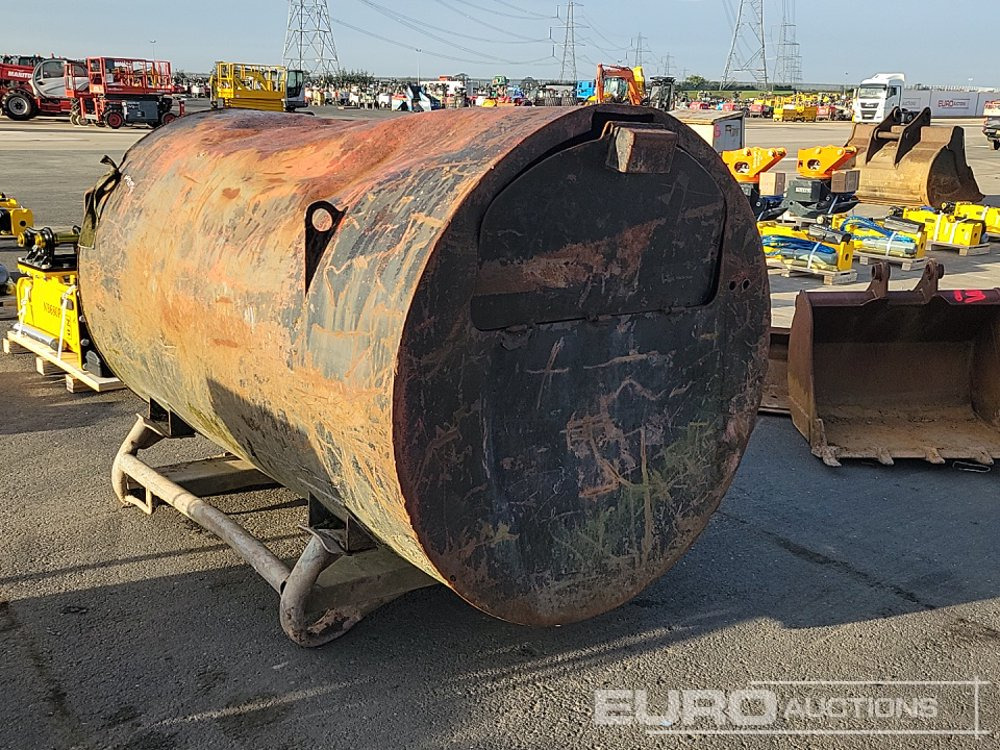 Bunded Fuel Bowser, Manual Pump - Storage tank: picture 3 Bunded Fuel Bowser, Manual Pump - Storage tank: picture 3