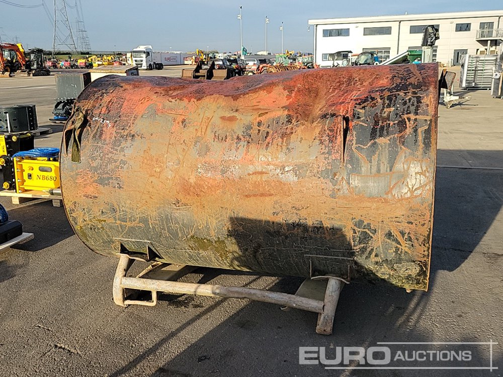 Bunded Fuel Bowser, Manual Pump - Storage tank: picture 2 Bunded Fuel Bowser, Manual Pump - Storage tank: picture 2