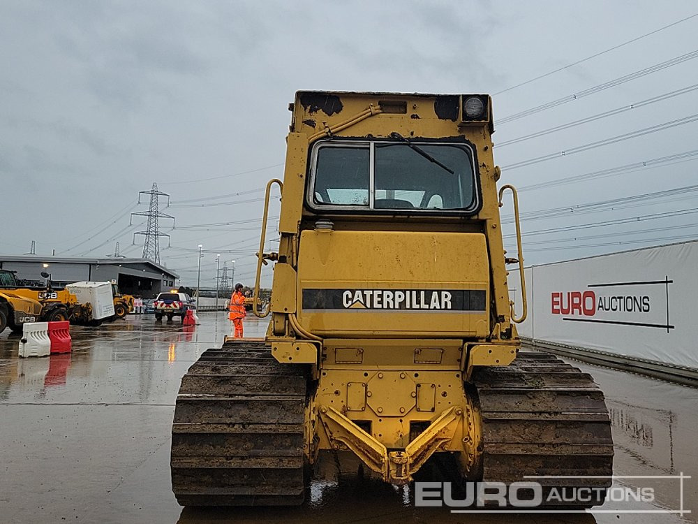 CAT D5B - Bulldozer: picture 4 CAT D5B - Bulldozer: picture 4