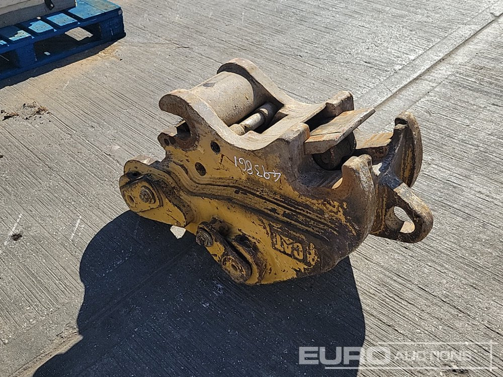 CAT Hydraulic Double Lock QH 80mm Pin to suit 20 Ton Excavator - Quick coupler: picture 3 CAT Hydraulic Double Lock QH 80mm Pin to suit 20 Ton Excavator - Quick coupler: picture 3