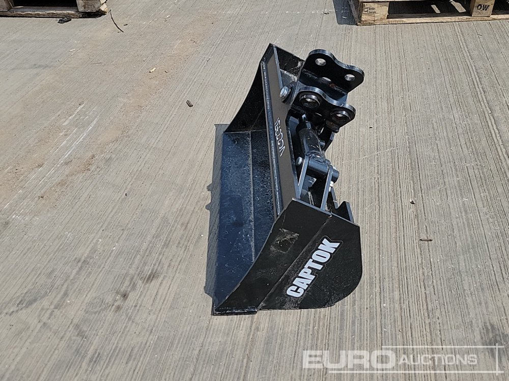 Captok 32" Hydraulic Tilting Bucket 25mm Pin to suit Mini Excavator - Bucket: picture 2 Captok 32" Hydraulic Tilting Bucket 25mm Pin to suit Mini Excavator - Bucket: picture 2