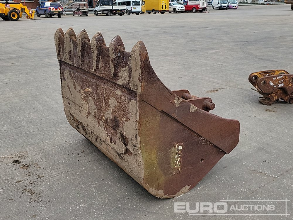 Case 60" Digging Bucket 80mm Pin to suit 20 Ton Excavator - Bucket: picture 1 Case 60" Digging Bucket 80mm Pin to suit 20 Ton Excavator - Bucket: picture 1