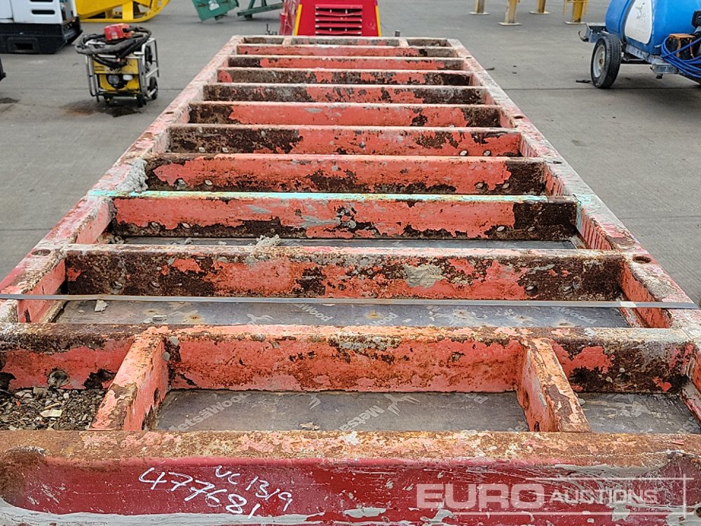 Asphalt machine Concrete Formwork, 3.3m x 1.2m Panel (10 of): picture 9