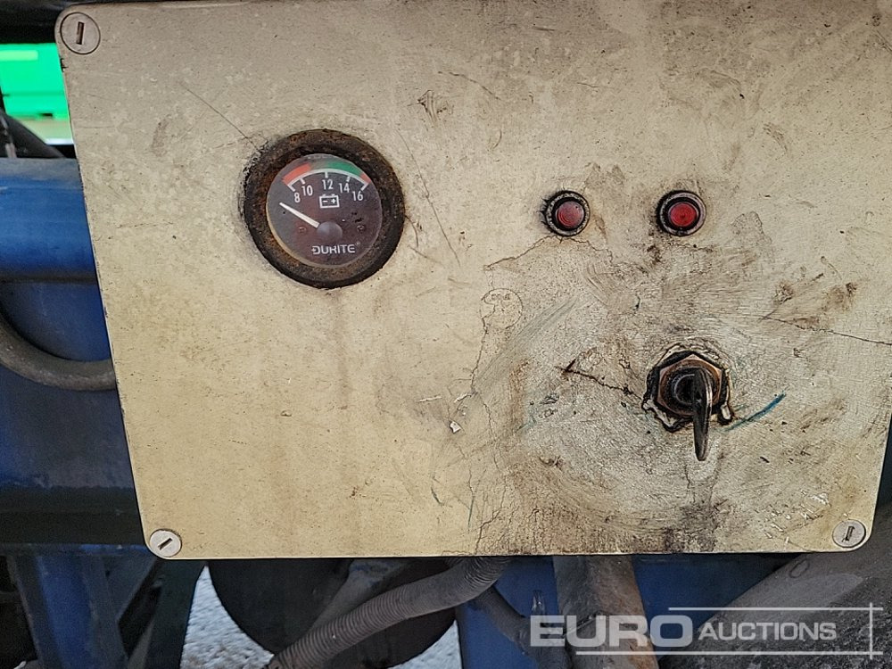 Tank semi-trailer Crane Freuhauf Tri Axle Tanker Trailer: picture 32