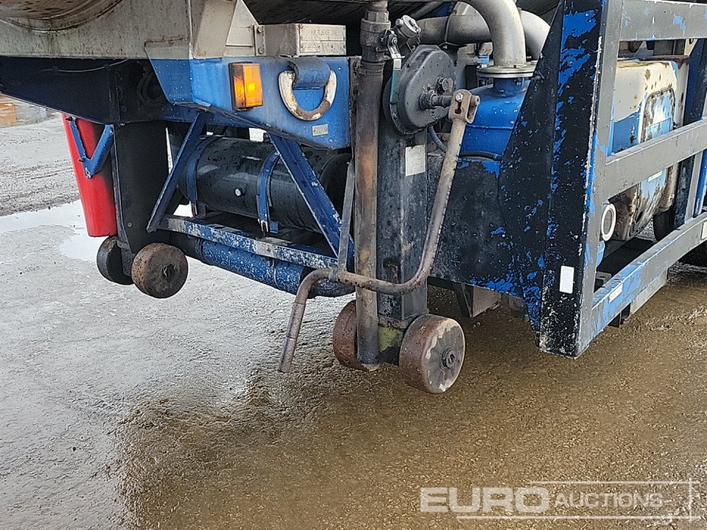 Tank semi-trailer Crane Freuhauf Tri Axle Tanker Trailer: picture 36