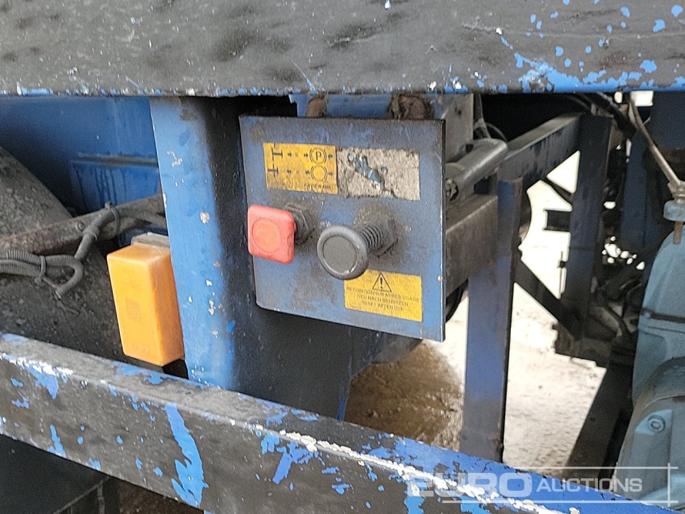 Tank semi-trailer Crane Freuhauf Tri Axle Tanker Trailer: picture 22