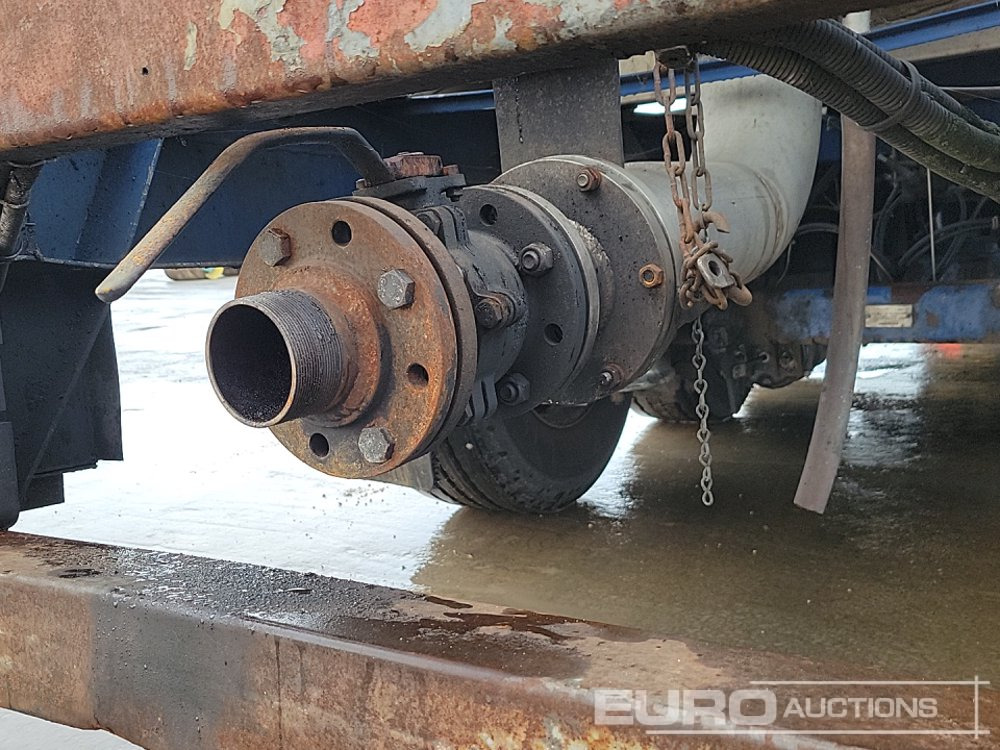 Tank semi-trailer Crane Freuhauf Tri Axle Tanker Trailer: picture 16