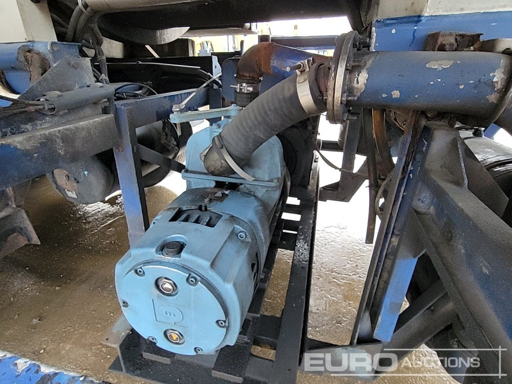 Tank semi-trailer Crane Freuhauf Tri Axle Tanker Trailer: picture 23