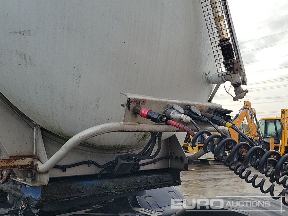 Tank semi-trailer Crane Freuhauf Tri Axle Tanker Trailer: picture 26