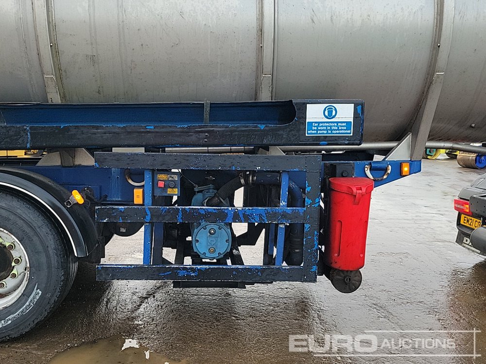 Tank semi-trailer Crane Freuhauf Tri Axle Tanker Trailer: picture 21