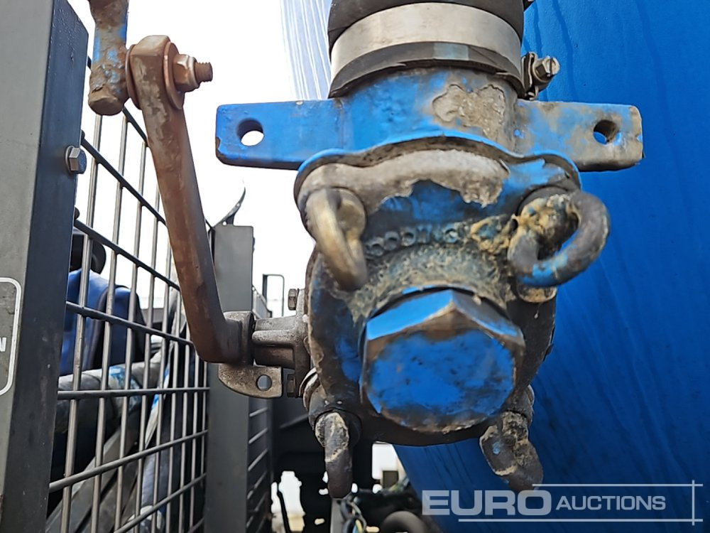 Tank truck DAF CF410: picture 22