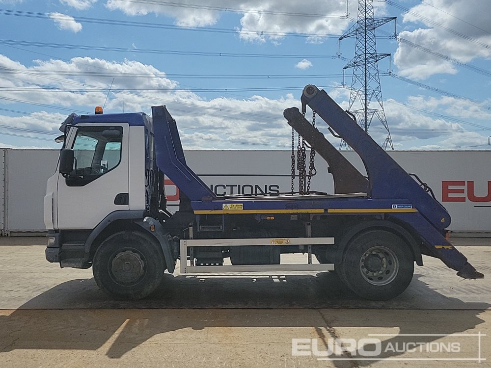 DAF LF220 - Skip loader truck: picture 2 DAF LF220 - Skip loader truck: picture 2