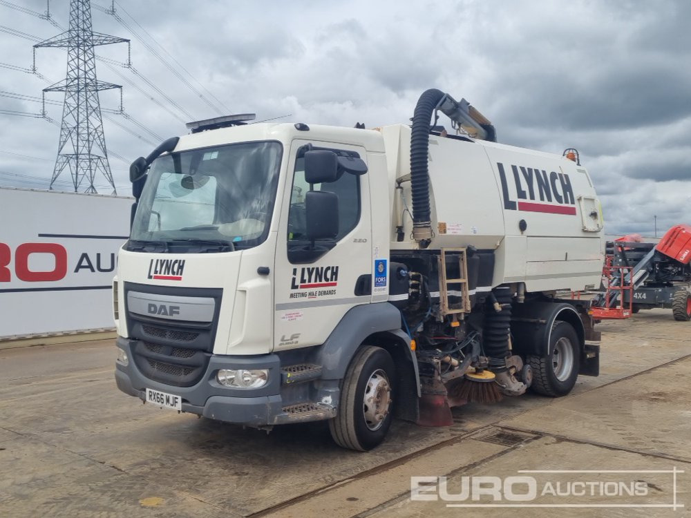 DAF LF220 - Road sweeper: picture 1 DAF LF220 - Road sweeper: picture 1