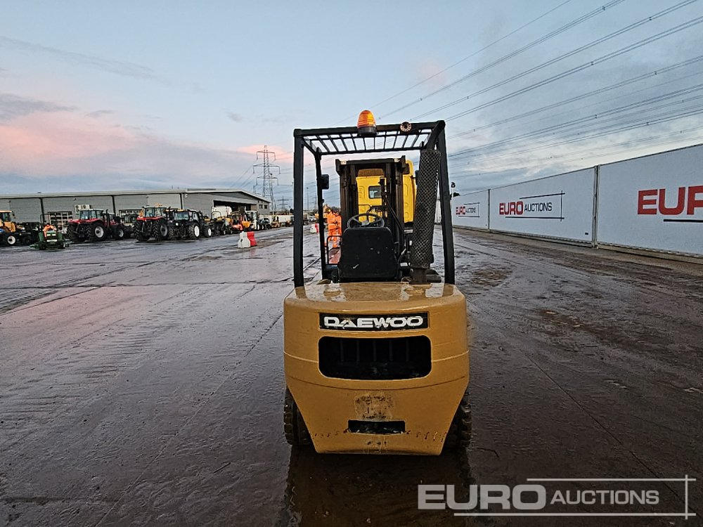 Daewoo D305-3 - Forklift: picture 4 Daewoo D305-3 - Forklift: picture 4