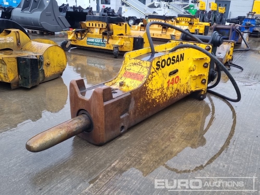 Doosan 140 - Hydraulic hammer: picture 1 Doosan 140 - Hydraulic hammer: picture 1