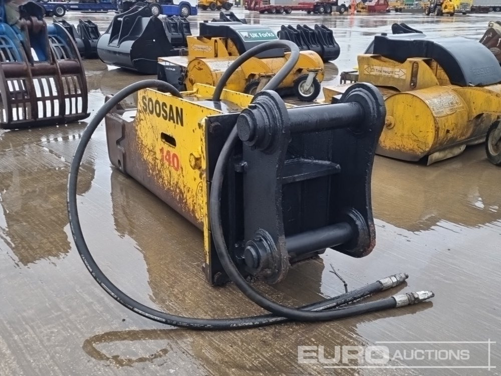 Doosan 140 - Hydraulic hammer: picture 3 Doosan 140 - Hydraulic hammer: picture 3