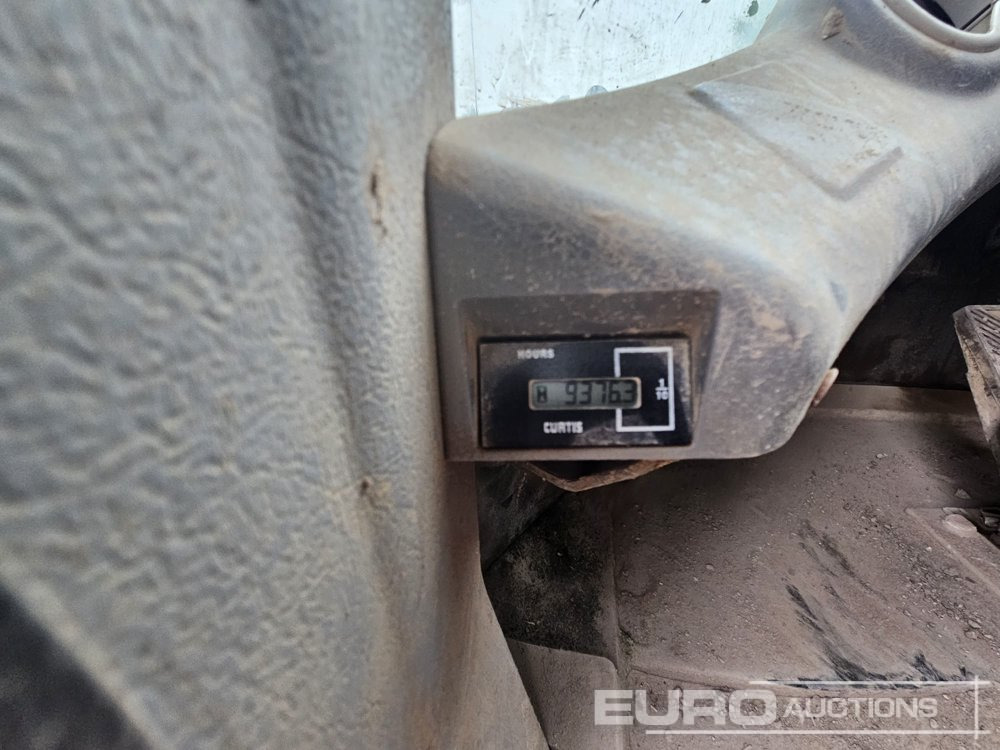 Wheel loader Doosan DL300: picture 9